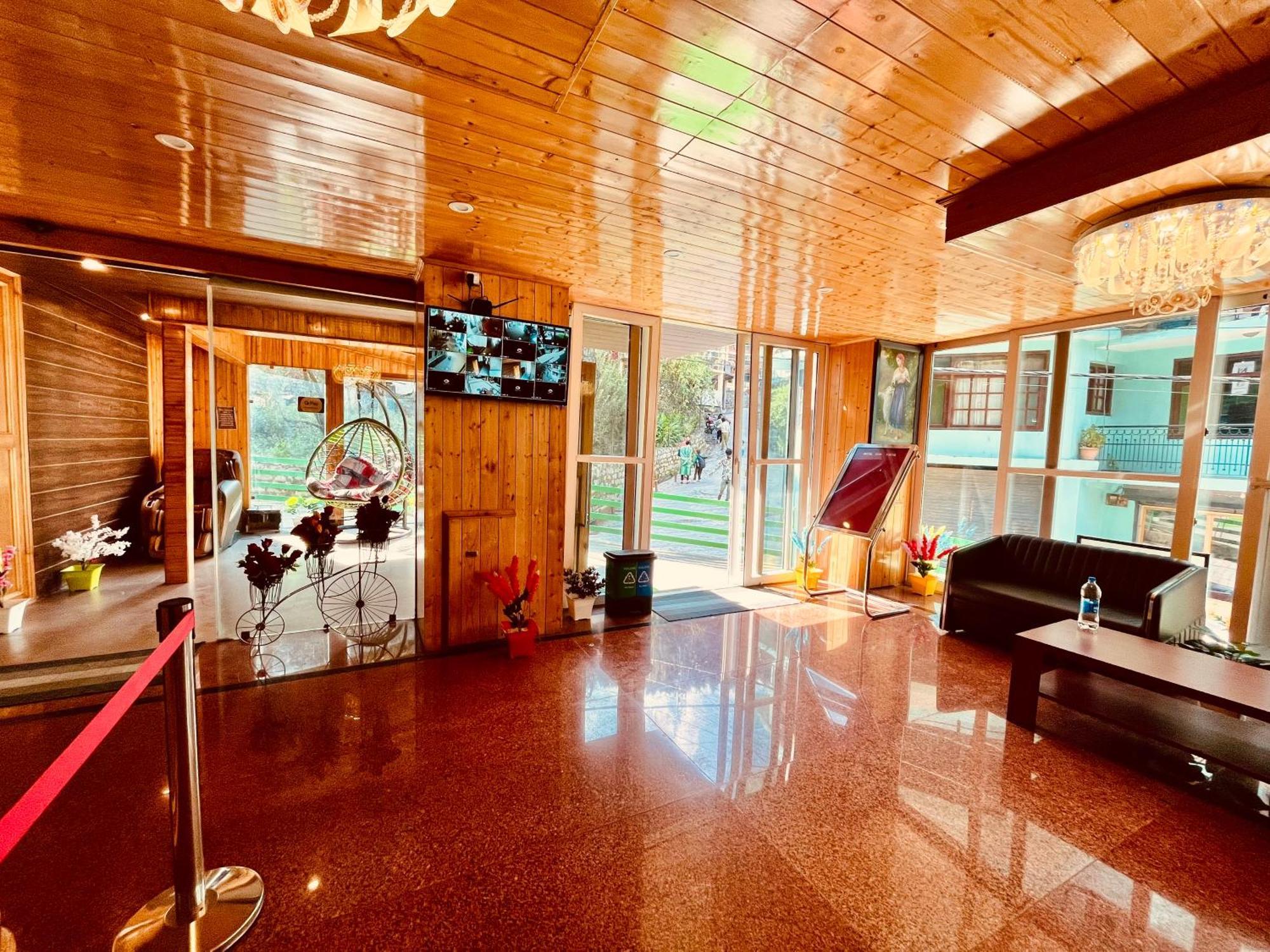 Vista Resort, Manali - ! Near Mall Road !! Hot & Cold Ac Rooms !! Best Selling !! Big Parking !! Luxury Collection !! Open Terrace !! Lift !! Playing Zone !! Property Of The Year ! Exterior foto