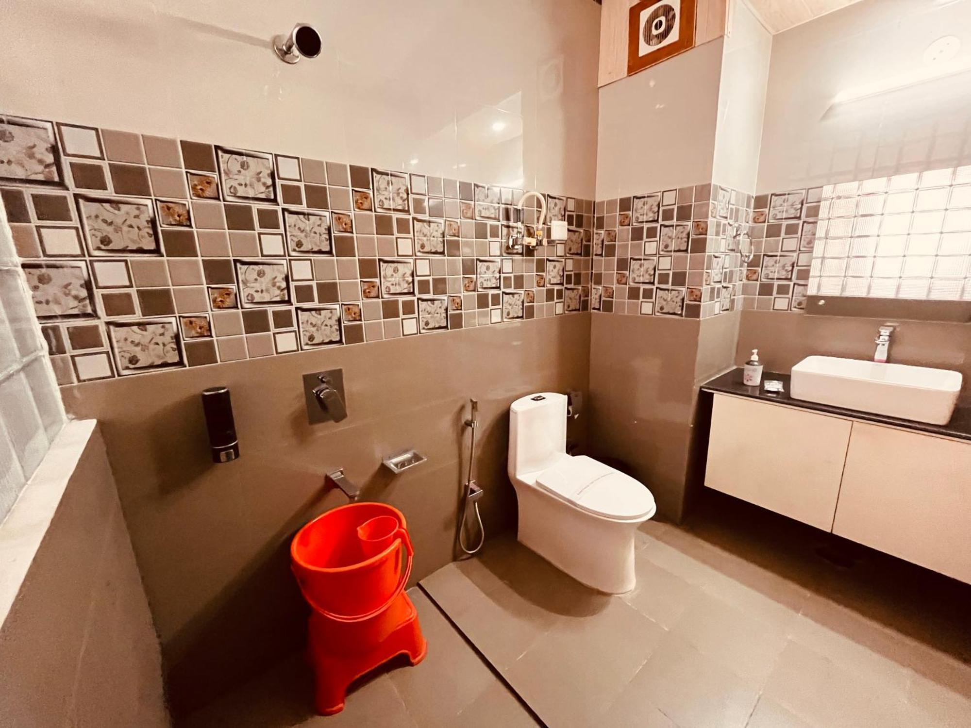 Vista Resort, Manali - ! Near Mall Road !! Hot & Cold Ac Rooms !! Best Selling !! Big Parking !! Luxury Collection !! Open Terrace !! Lift !! Playing Zone !! Property Of The Year ! Exterior foto